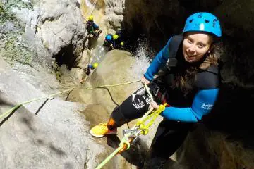 Canyoning vertical du Riou à Moustiers dans le Verdon avec ROCKSIDERS
