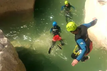 Initiation au canyoning ludique dans le Jabron et le Verdon avec ROCKIDERS