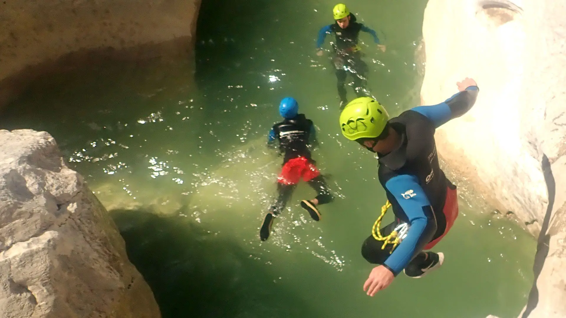 Initiation au canyoning ludique dans le Jabron et le Verdon avec ROCKIDERS