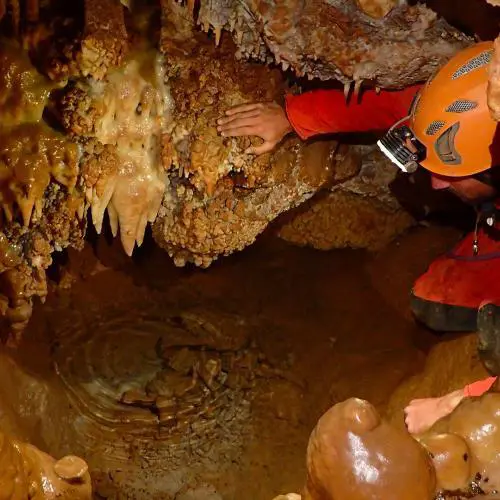 Initiation spéléo dans la grotte de Plérimond
