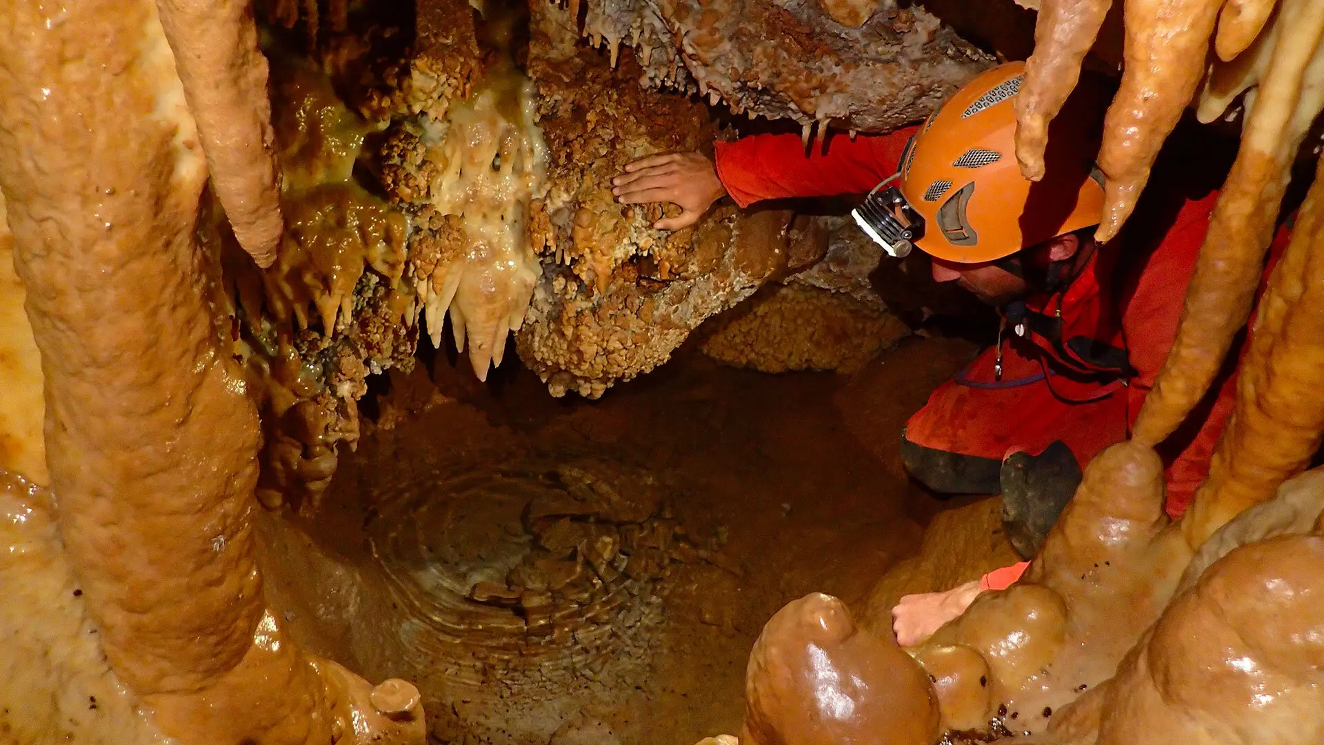 Initiation spéléo dans la grotte de Plérimond