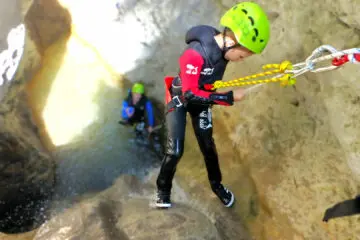 Canyoning familial d'initiation de la Balène dans le Verdon | ROCKSIDERS