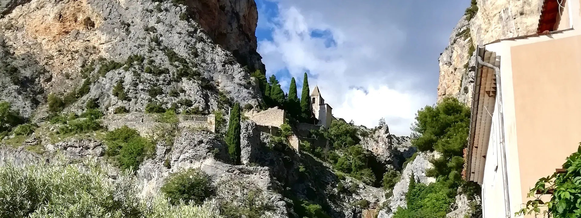 Visite guidée de Moustiers sainte Marie dans le Verdon avec ROCKSIDERS