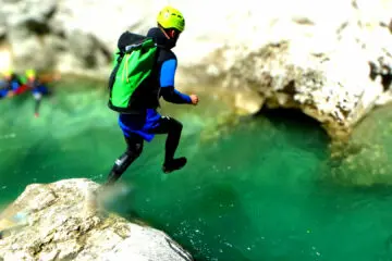 Canyoning aquatique de découverte des gorges du verdon dans le Couloir Samson avec ROCKSIDERS