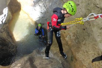 Canyoning familial dans la Balène (Verdon)
