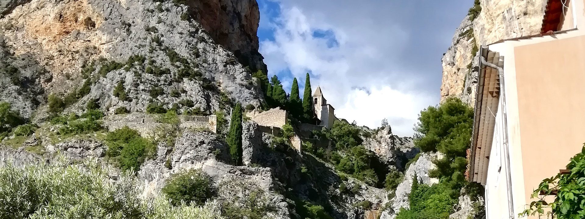 Visite guidée de Moustiers sainte Marie dans le Verdon avec ROCKSIDERS
